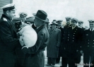 Подарок для А.И. Маринеско на встрече моряков-подводников в Кронштадте