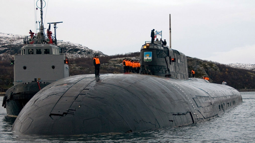 Подводная лодка проекта 949А Орёл в море